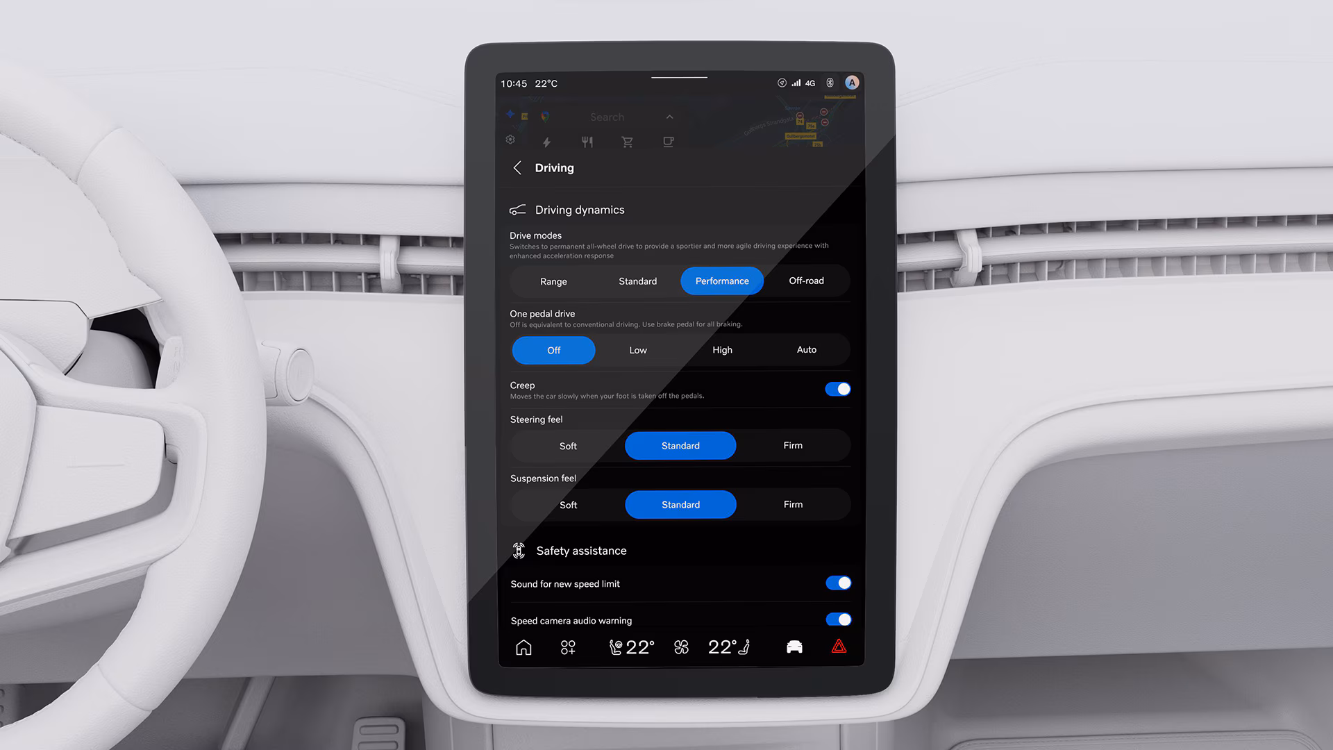Крупный план центрального сенсорного дисплея автомобиля Volvo, на котором отображаются динамика движения и настройки безопасности, включая режимы движения, рулевое управление и предупреждения.
