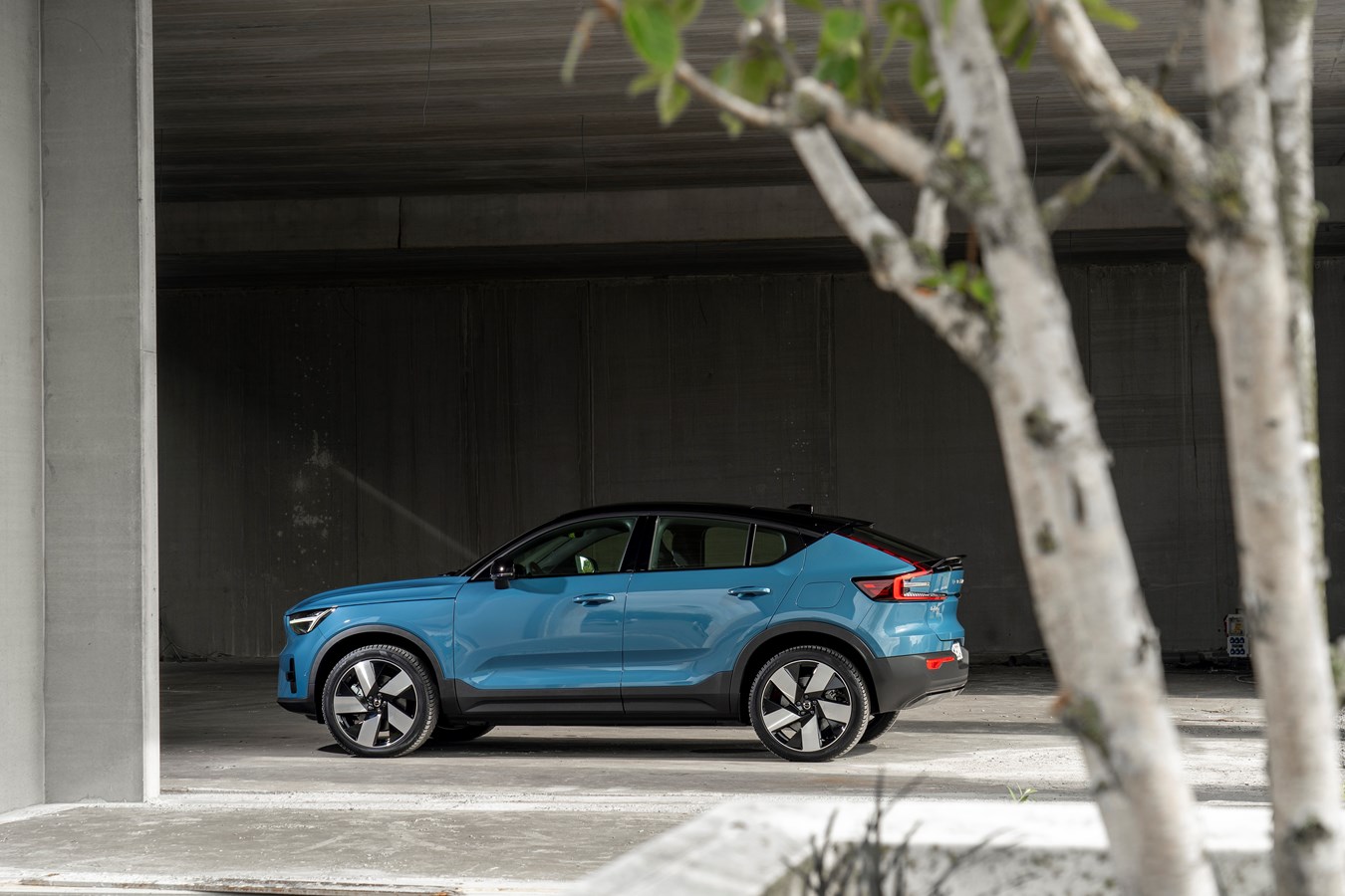Volvo Cars сообщает о продажах 47 561 автомобиля в январе, доля электрифицированных автомобилей превышает 30 процентов