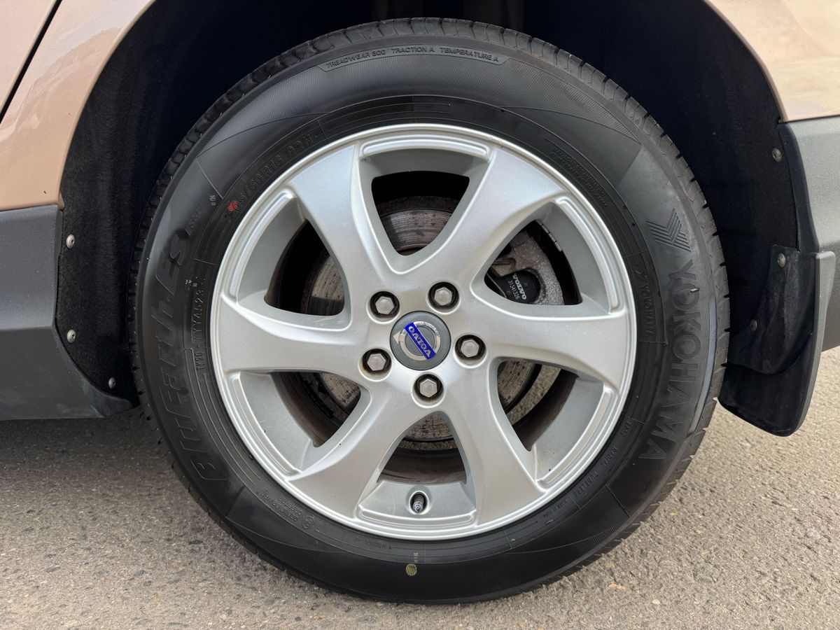 Volvo V40 Cross Country, фото 21